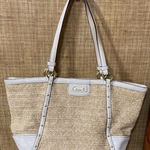 Beautiful coach handbag 9.5 “ tall 16” Wide